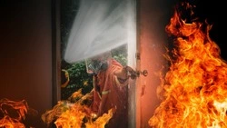 На Сахалине при пожаре пострадал человек