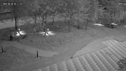 Подростки снова повредили светильник в новом сквере Южно-Сахалинска