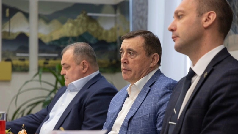 Валерий Лимаренко встретился с прибывшими в отпуск мобилизованными сахалинцами 