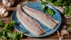 Рыбаки Сахалина раскрыли самые простые и вкусные рецепты приготовления селедки