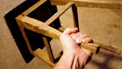 В Анивском районе мужчина насмерть забил стулом своего друга 