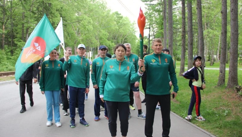 «Огонь жизни» зажгли в поддержку доноров костного мозга на Сахалине