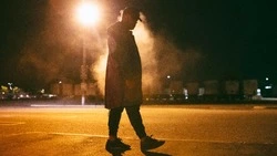 Человек с ножом преследовал жителя Охинского района в воскресенье ночью