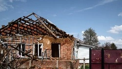 Чердак дачного дома полыхал в Долинске 