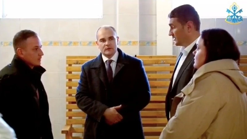 Мэр Корсакова взялся за решение проблемы с холодной водой в общественной бане