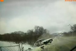 Серьезное ДТП произошло на мосту в Южно-Сахалинске. Есть пострадавшие