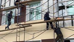 «Это ваша репутация»: мэр Долинска недоволен медленным ремонтом школы