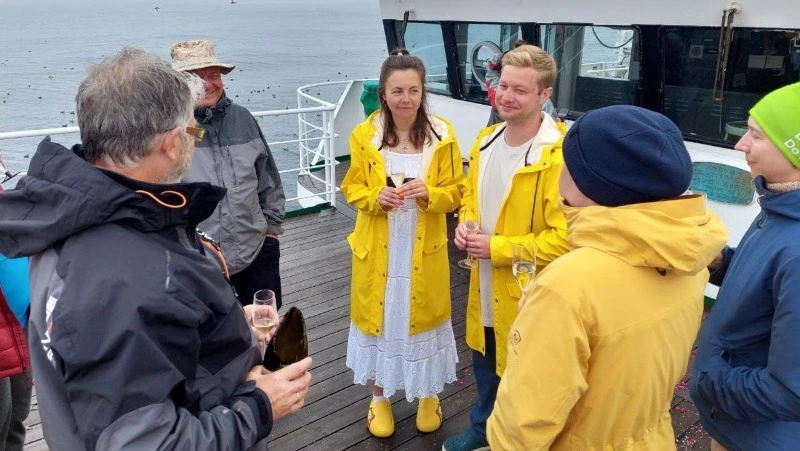 Молодая пара помолвилась на теплоходе «Плейона» у Курильских островов