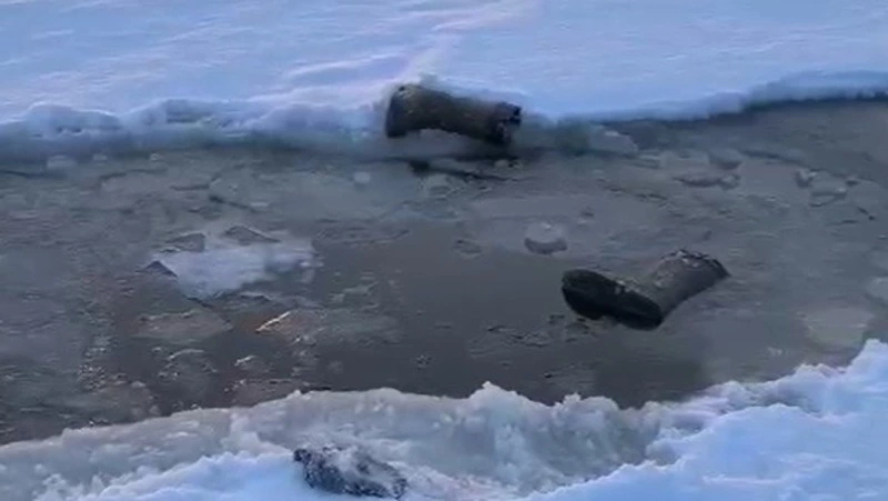 На место возможной гибели рыбака в Долинском районе выехала следственная группа