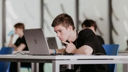 СахГУ научит будущих педагогов работать с искусственным интеллектом