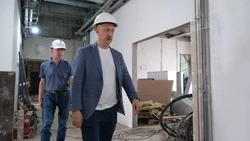 «Наша задача — сдать все объекты вовремя» — депутат Плотников о стройках в Южно-Курильском округе