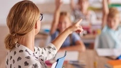 Родители рассказали, сколько готовы тратить на внеклассные развлечения школьников