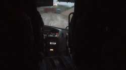 КамАЗ перекрыл дорогу междугороднему автобусу на юге Сахалина