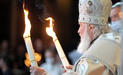 Патриарх Кирилл начал рождественское богослужение в храме Христа Спасителя
