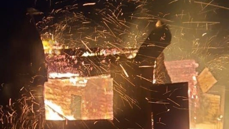 Частный дом горел на острове Южный в Поронайском районе