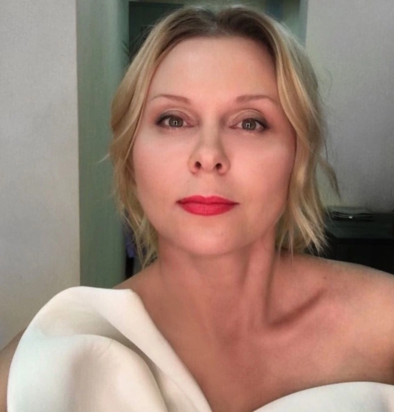 Суд заочно приговорил актрису Яну Троянову к 8 годам колонии