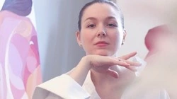 «Наши воспоминания — фотографии». Художница из Стокгольма рассказала, чем ее вдохновил Сахалин