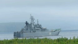 Легендарный корабль «Ослябя» с нахимовцами прибыл к берегам Северных Курил 
