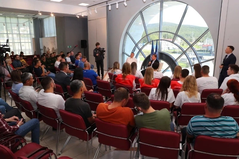 Андрей Турчак рассказал сахалинской молодежи, что происходит на Украине