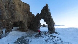 Путешествие на снегоходах на Великан и Птичий: экстрим, лиса, зимняя сказка Сахалина!