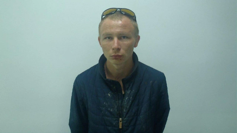 Полиция Долинского района объявила в розыск мужчину с татуировкой «Саня»