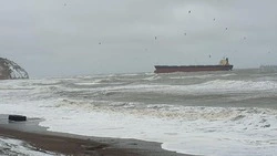 Иностранное судно село на мель в порту Шахтерск 22 апреля