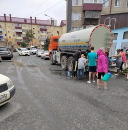 Где стоит цистерна с водой на время коммунальной аварии в Южно-Сахалинске