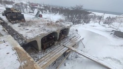 Ремонт левой половины моста через Новоселку стартовал в Томаринском районе