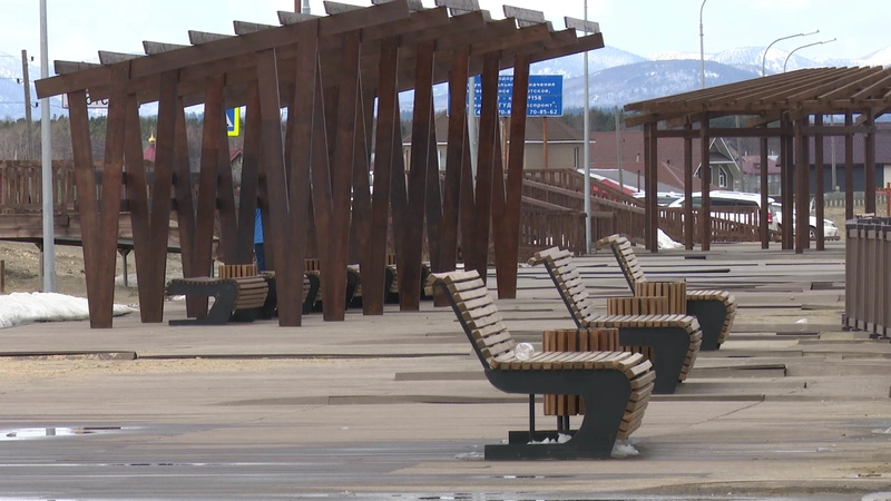 Набережная в Охотском после ремонта не смогла пережить даже первую зиму