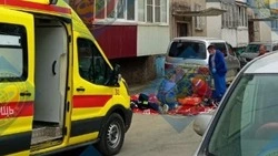 Мужчина выпрыгнул с пятого этажа в Южно-Сахалинске