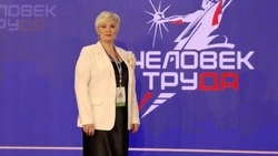 Патриотическое воспитание как дело жизни: сахалинка вошла в число лучших в России