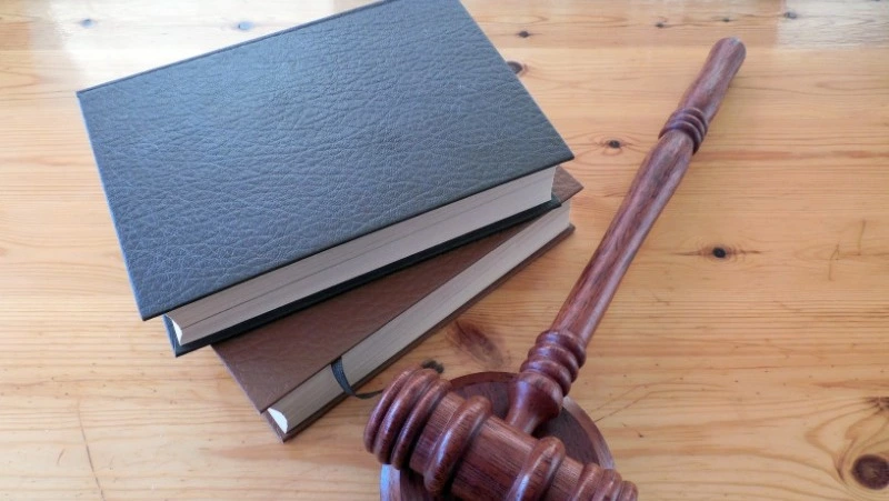 Суд приговорил жителя Поронайска к 4,6 года колонии за кражи и покупку наркотиков