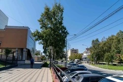 Власти Южно-Сахалинска изучат мнение горожан о расширении парковки на улице Есенина