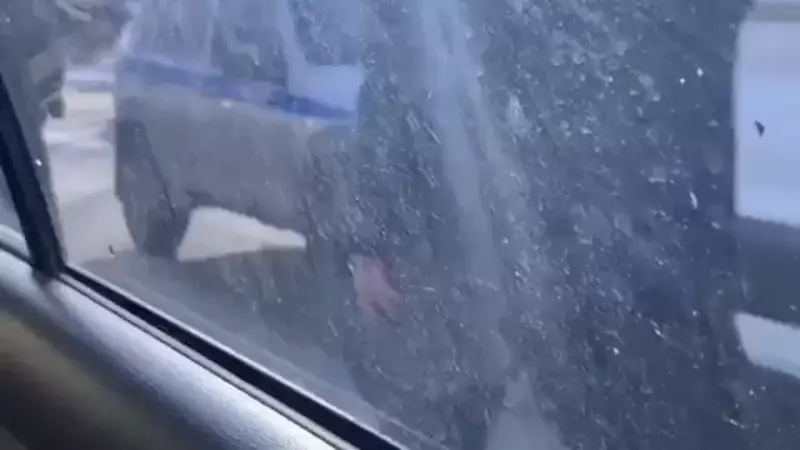 В Южно-Сахалинске машина полиции протаранила скорую помощь