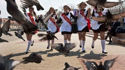 Последний звонок прозвенит для 7 тысяч выпускников Сахалина и Курил