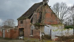 50 лет стояло, и еще постоит: мэр Охи увлекся экономией денег на расселение ветхого фонда