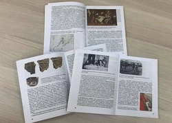 Первые экземпляры особого краеведческого учебника привезли на Сахалин