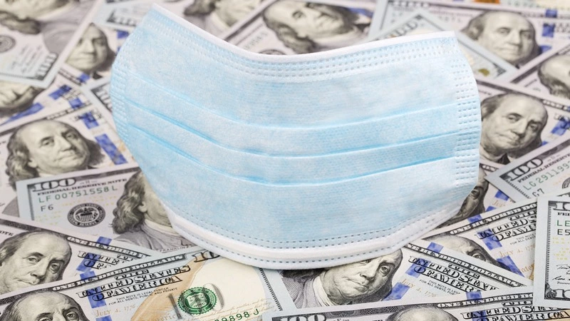 На Сахалине снова разрешили продавать медицинские маски в обычных магазинах