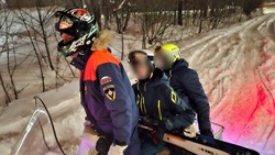Сотрудники МЧС спасли застрявших на сахалинской экотропе сноубордиста и лыжников