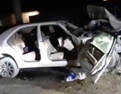 Легковушка влетела в грузовик в Южно-Сахалинске, уходя от погони