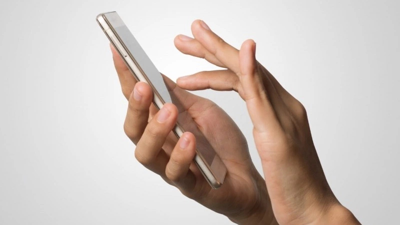 Жительница Поронайска запомнила данные своей подруги и оформляла на нее микрозаймы