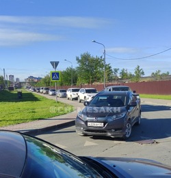 Пробки сковали Южно-Сахалинск в понедельник утром