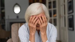 Двое пенсионеров из Южно-Сахалинска отдали мошенникам почти 1,5 млн рублей