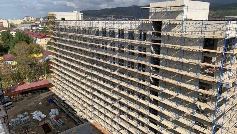 Более 25 отремонтированных зданий и 15 «стобалльников»: итоги работы минобра на Сахалине в 2024 году