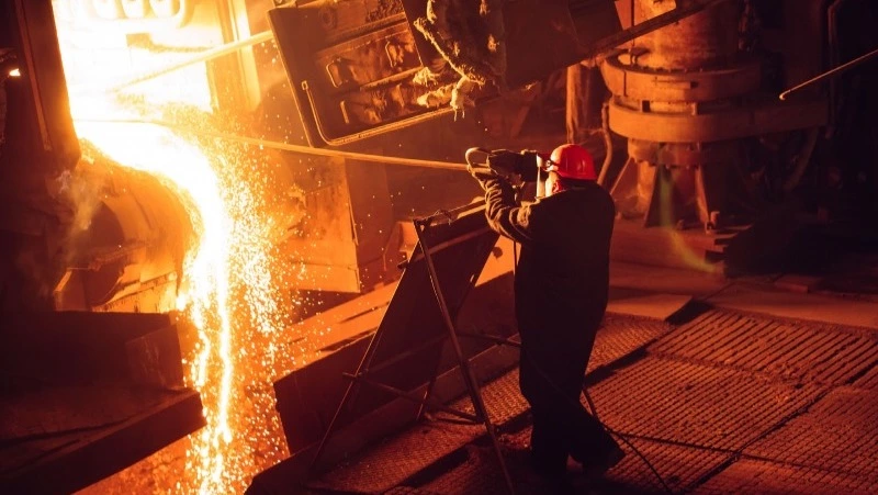 Металлургам на Сахалине предложили зарплату до 115 тысяч рублей в месяц