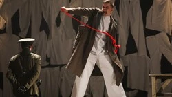 Красные, белые, зеленые и Бумбараш: сахалинцам показали мюзикл о беспощадности войны