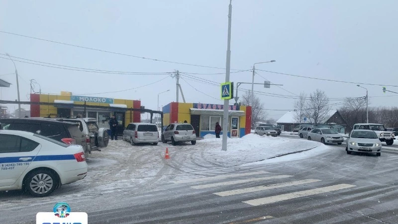 Пенсионерку в Южно-Сахалинске «задом» сбил водитель внедорожника 