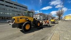 Ямочный ремонт дорог с использованием литого асфальта возобновили в Южно-Сахалинске