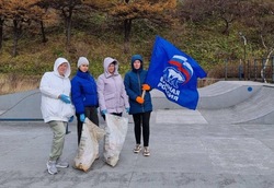 Активисты очистили от мусора скейт-парк и площадку для паркура в Курильске