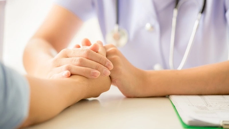 Семья из Шахтерска получит помощь врачей федерального центра по поручению губернатора